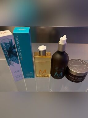 Moroccanoil Amber Shower Gel and Black Lotion Set